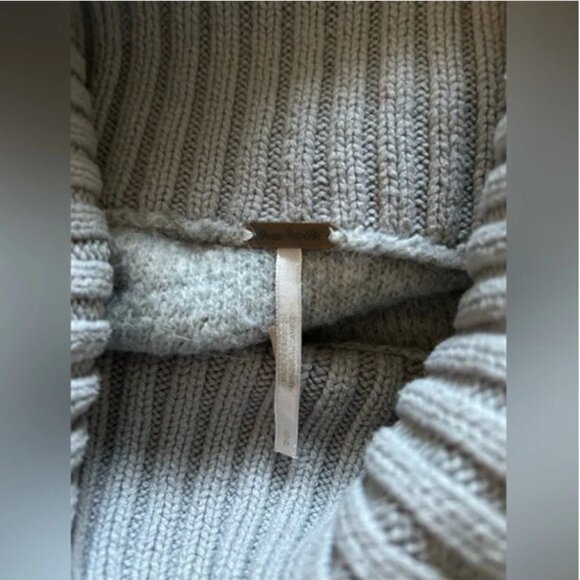 Free People Milo Oversized Tunic Sweater in Heather Grey size S - Picture 6 of 11